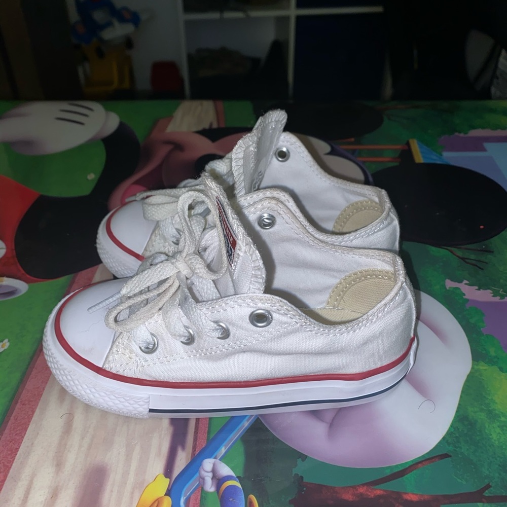7c White Low top converse